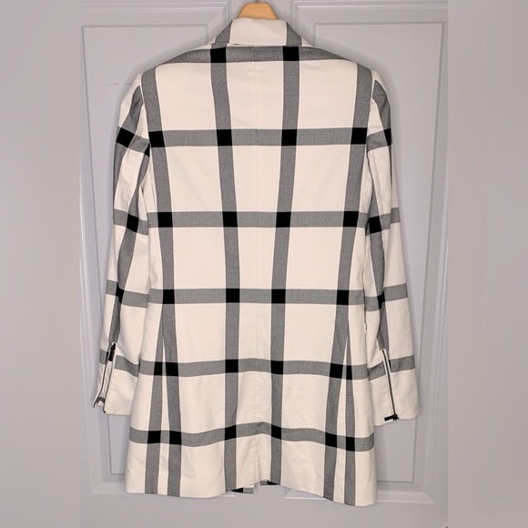Karl Lagerfeld Paris, Ivory/Black Plaid Long Sleeve Jacket in Women's Size 4 - Picture 2 of 9